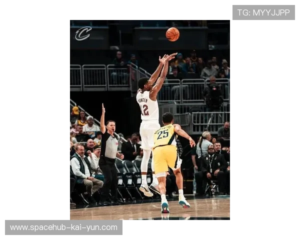 米切尔急停跳投命中,骑士在关键阶段稳住阵脚